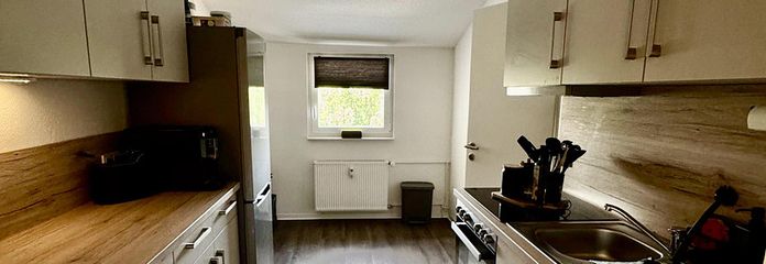 Küche mit Einbauküche
