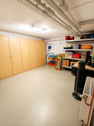Modernisiertes Familienhaus mit Sonnengarten, Garage & Ausbaureserve – Keller - Hobbyraum