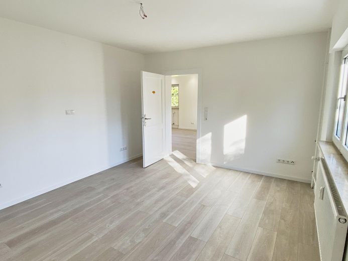 Kernsanierte, exklusive 3-Zimmer-Wohnung in Wiesbaden – Langenbeckstraße 4 – Schlafzimmer
