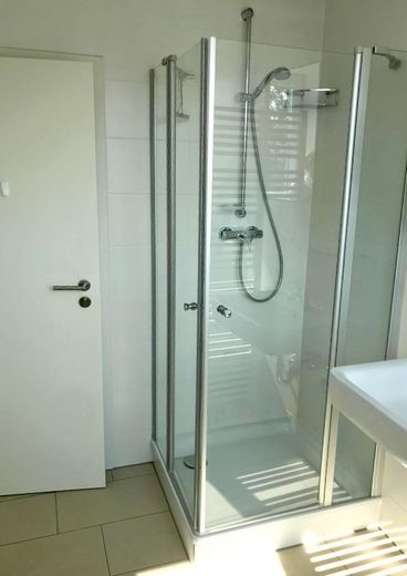 Dachgeschoss Juwel in Josephsburg – BadezimmerDusche