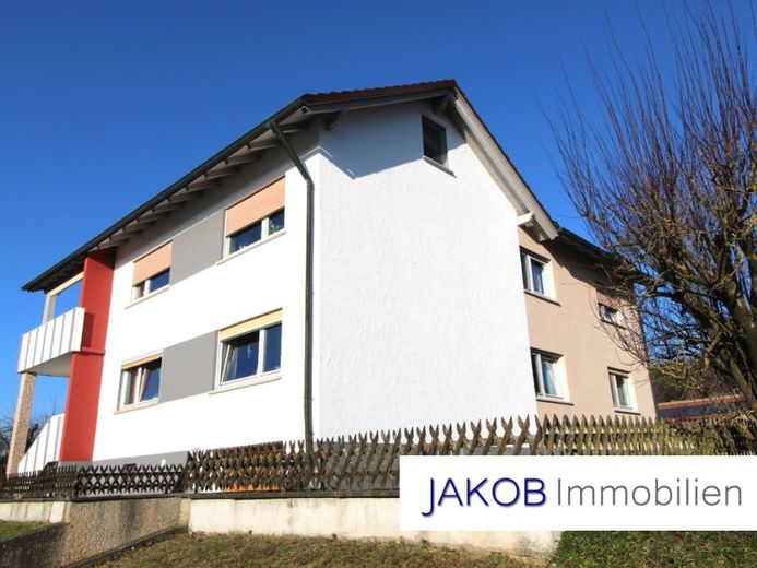 Zweifamilien-Wohnhaus in ländlicher Umgebung! – Foto 1