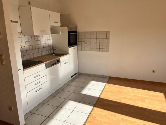 Gemütliche Dachgeschosswohnung in Mühlhausen zur Vermietung – Küche 