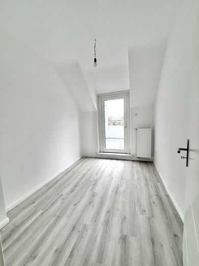 Modernized 5-room mid-terrace house in Bremen-Hastedt with garden, terrace & 2 bathrooms – Kinderzimmer2