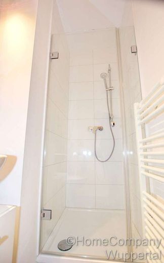 dca9ebd303093121834433e52210a5ebcea22e47.jpg