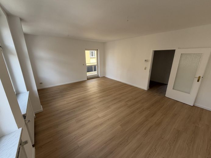 Zentrumsnahe, ruhige 2,5-Zimmer-Wohnung mit Balkon in Brühlervorstadt – Wohnzimmer 3