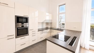 HAMBURG ZU IHREN FÜßEN – 1783360977_f912697.jpg