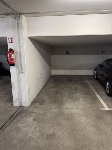 Ruhige und helle 3 Zi. Gartenwohnung mit 90 qm in Finthen – Tiefgaragenplatz