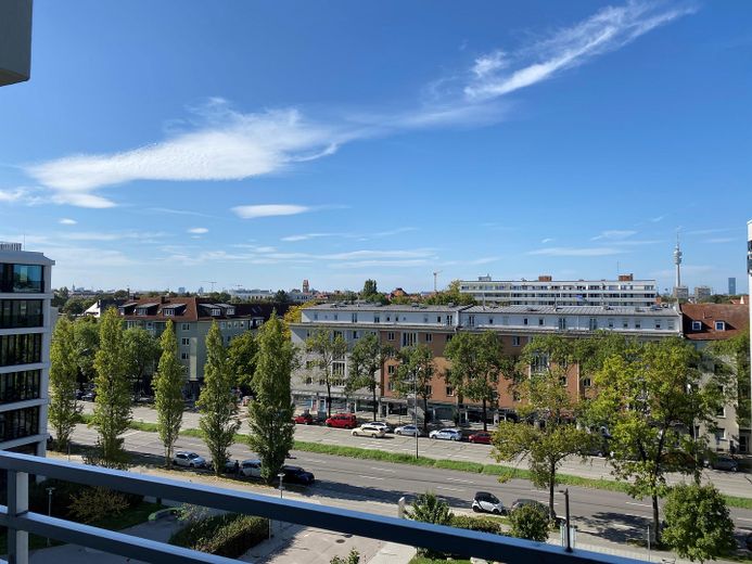 म्यूनिख के केंद्रीय प्रमुख स्थान पर सुसज्जित 1-कमरे का अपार्टमेंट – Balkon Ausblick 2