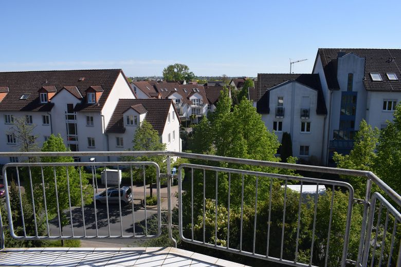 Provisionsfrei! 3-Zimmer Maisonette im 3. OG – Balkon (II)