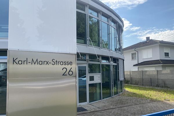 Immeuble de bureaux attrayant avec potentiel de rendement dans un emplacement recherché à Schönefeld Großziethen