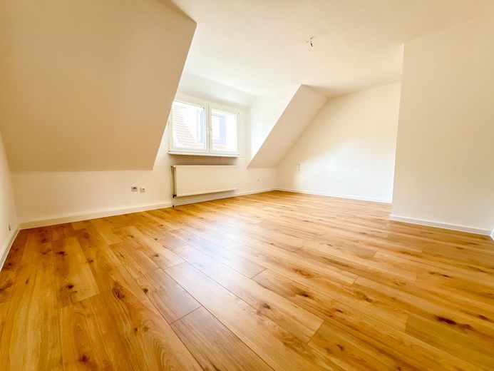 Vermietete WG-Wohnung mit offener Wohnküche (Kapitalanlage) – Großes Zimmer