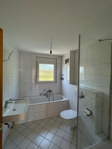 Première occupation après rénovation de haute qualité - cuisine intégrée possible - charmant 3ZKB avec vue dégagée sur Bretten – Bad