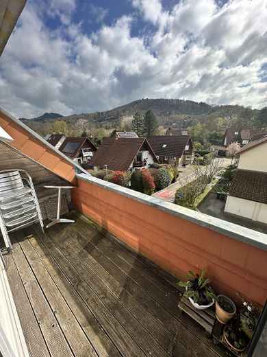 Maisonette-Dachgeschoss-Wohnung in Denzlingen – Loggia m. Süd-/Ost-Ausrichtung