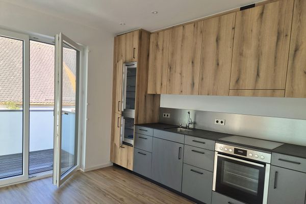 1,5 Zimmer Wohnung, EBK, Balkon, TG Stellplatz
