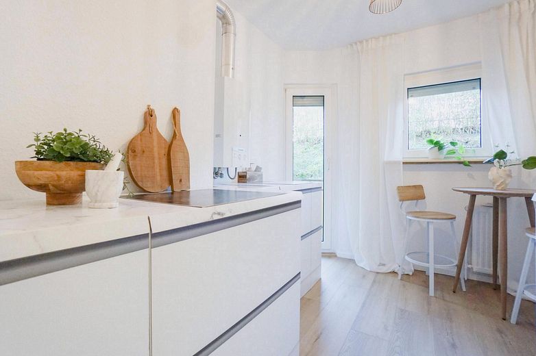 Helle 3-Zimmer-Wohnung mit guter Verkehrsanbindung – im Herzen von Bremerhaven – Küche