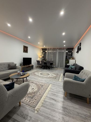 Exklusive, modernisierte 4 Zimmer Eigentumswohnung in Braunschweig Watenbüttel – Wohnen 1