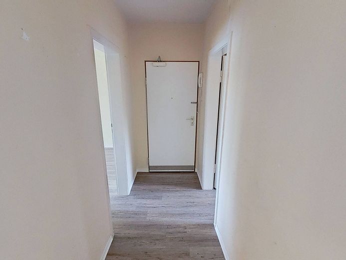 La vostra nuova casa: accogliente appartamento di 3 locali con BALCONE e molto comfort – Flur