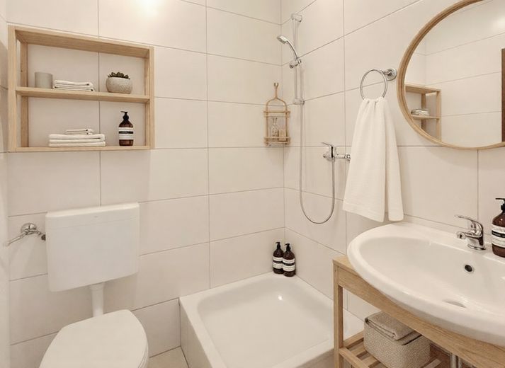 Bad mit KI bearbeitet