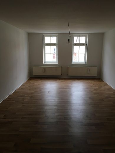 Großzügige, sehr gepflegte, helle 2-Raum-Wohnung- im Herzen der Stadt – Wohnzimmer