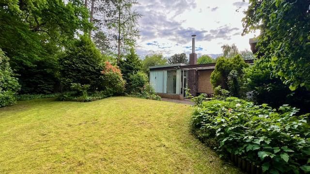Rissen - Bungalow mit Entwicklungspotential  **courtagefrei** – Garten