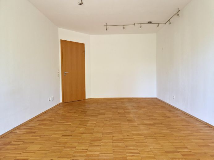Münih Sendling-Westpark’ta 2,5 odalı daire – Wohnzimmer