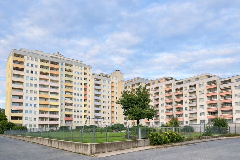 Provisionsfrei - Gepflegte 2-Zimmerwohnung mit Balkon Fürth - Privatverkauf – Wohnanlage