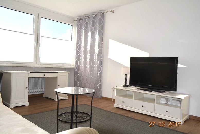 Helle 2,5 Zimmer Wohnung, vollmöbliert mit TG- Stellplatz in zentraler Lage München-Laim – Foto 4