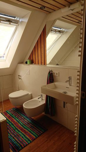 Energieeffizientes Haus in Hannover-Bothfeld von Privat - 758.000 € VB – Bad Obergeschoss
