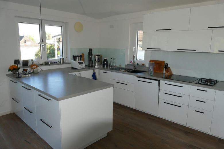 PROVISIONSFREI! Exklusives 4-Zimmer Penthouse in ruhiger Lage in Rosenheim Süd – Hochwertige Einbauküche