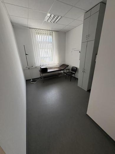 Praxisräume ideal für Physio, Fusspflege, Heilpraktiker, Pflegedienst... – Behandlung 3