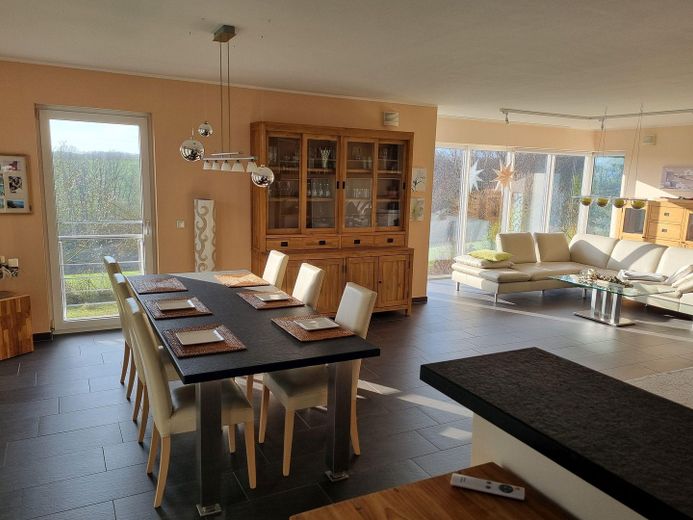 Modernes Architektenhaus mit Fernblick – Foto 2