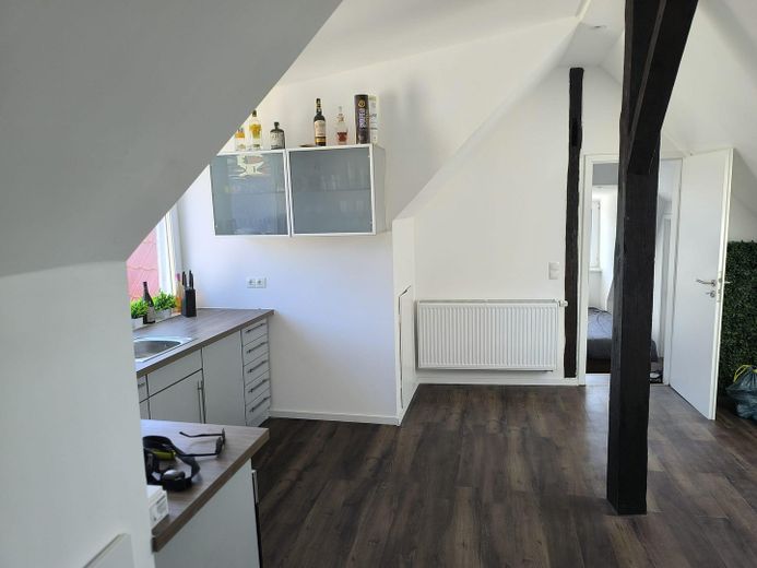 Neubau (BAFA/KfW) 85m² 2,5 ZKB helle DG-Wohnung, 2 begehbare Kleiderschränke, 3fach Verglasung – Flur/Küche