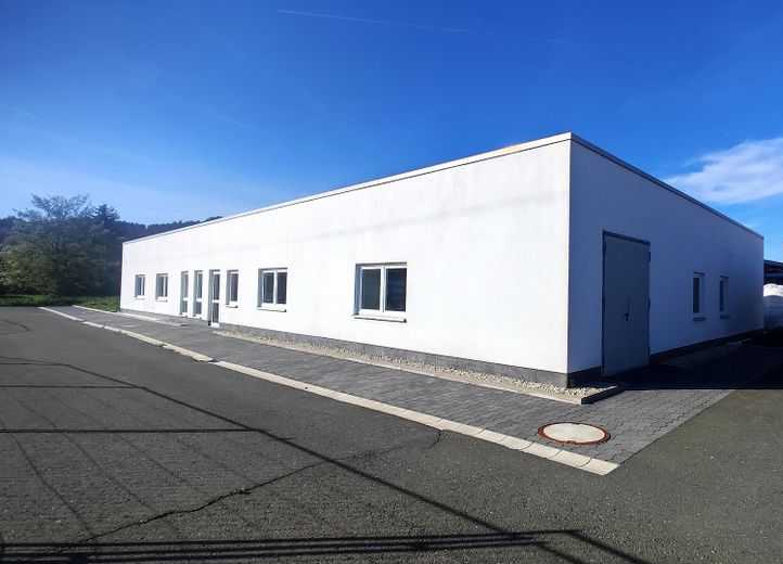 Immobile commerciale attraente e versatile per uso esclusivo a Marktrodach – Foto 1