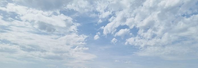 Перше заселення — простора, надзвичайно красива 3-кімнатна мансардна квартира з балконом і лоджією в Графінгу з омріяним краєвидом – Großen Loggia mit Bergblick