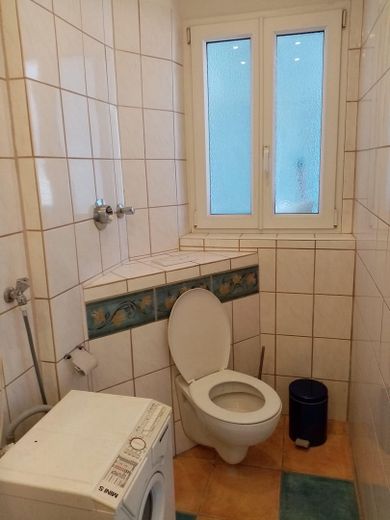 Charmante 3-Zimmer-Wohnung in zentraler Lage mit Lift – Foto 4