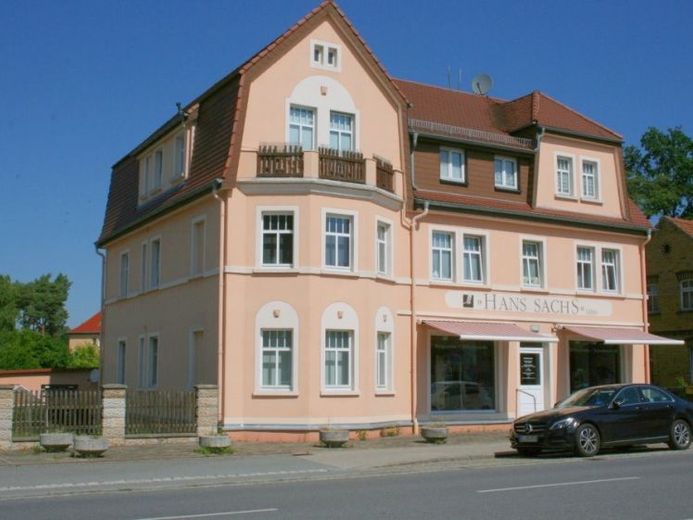 Schicke Dachgeschosswohnung mit EBK! – Foto 1