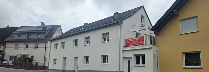 Hochwertige 3 Zimmer Wohnung mit Parkplatz