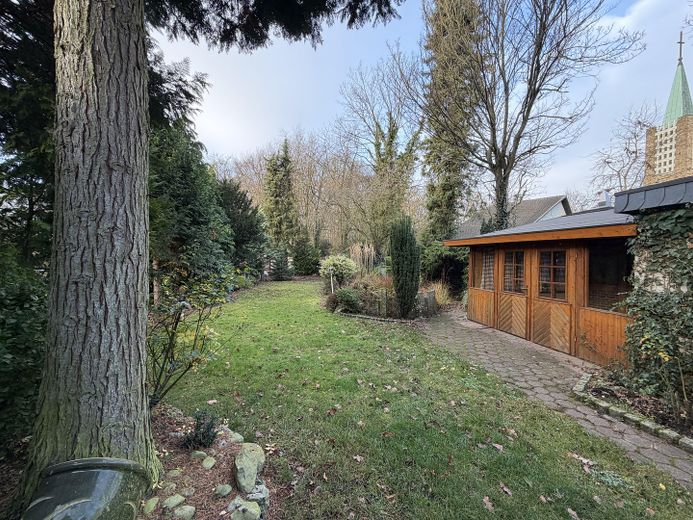 Garten mit Kaminzimmer