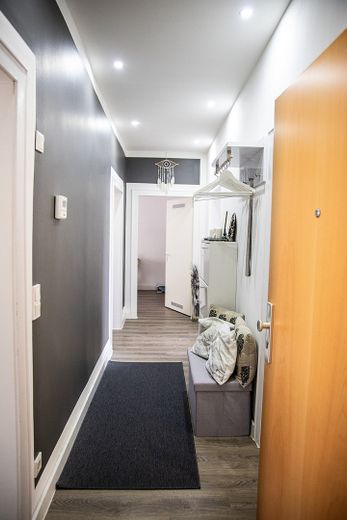 Moderne 3-Zimmer Eigentumswohnung mit Einbauküche & großem Balkon – Foto 7