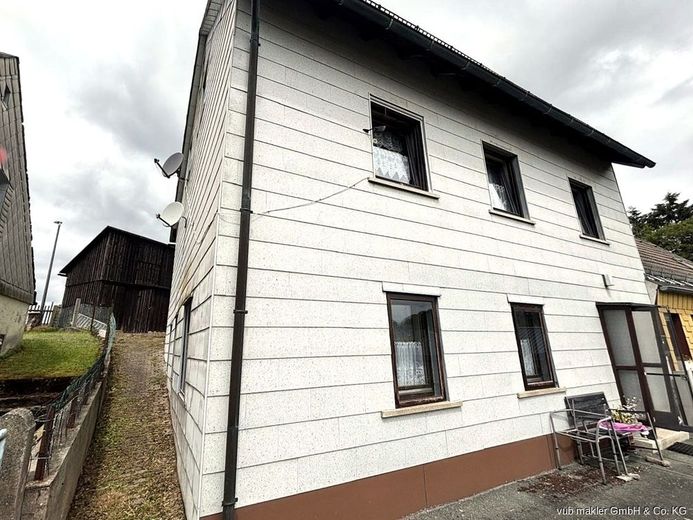 Zweifamilienhaus mit Renovierungsbedarf in ruhiger Lage von Bernstein – VUB0002461-2