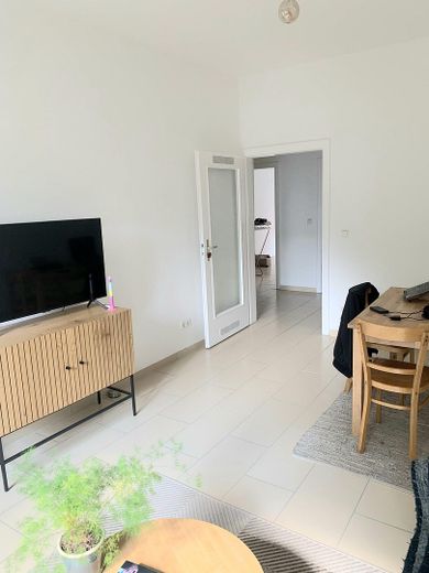 3,5 Zimmer Altbaudecken u Balkon. Küchenübernahme erw. – Foto 1