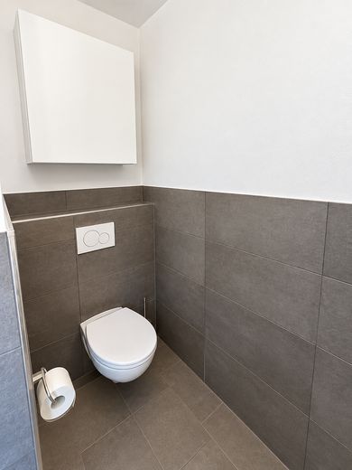 Moderne Doppelhaushälfte in Postau – 137 m² mit Garten, Terrasse & Garage – Foto 18