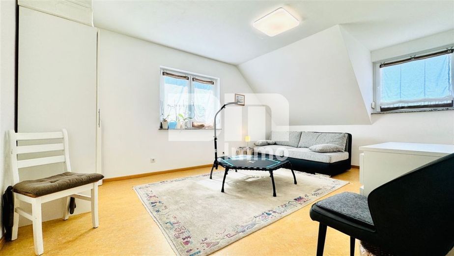 Modernes Familienglück nahe KfW 55-Standard mit Terrasse, Carport und Parkplatz – OG / DG Schlafzimmer / Kind 2