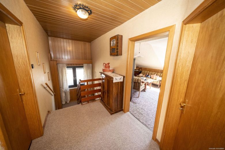 Ihr neues, gemütliches Zuhause in Zentrumsnähe von Püttlingen – Hausflur