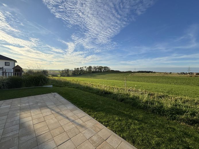 Aussicht ins Grüne! Lichtdurchflutetes Massivhaus in Bihlafingen, provisionsfrei – Terrasse, West-Nord-Aussicht