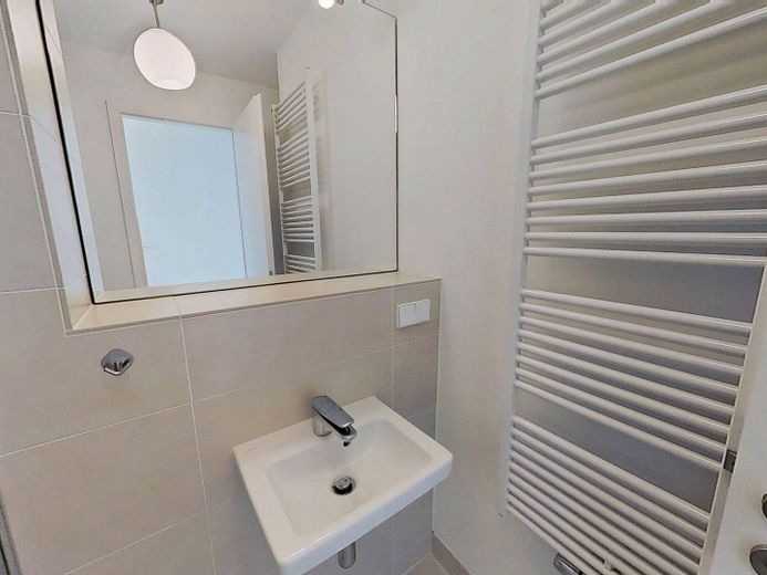 Exklusiver 2-Zimmer-Neubau mit 2 BALKONEN, EBK, Concierge-Service uvm. in den begehrten Heinrich-Heine-Gärten – Ansicht II: Bad II