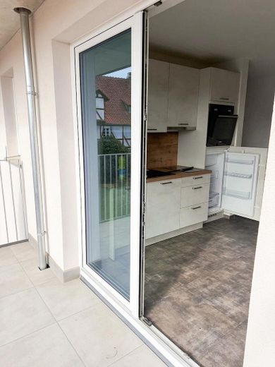 Compact and clever with balcony: Charming 1-room apartment incl. fitted kitchen – Balkon Küche