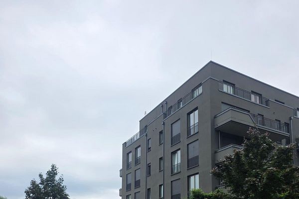 Паркомісце в підземному гаражі на півострові Альт-Стралау