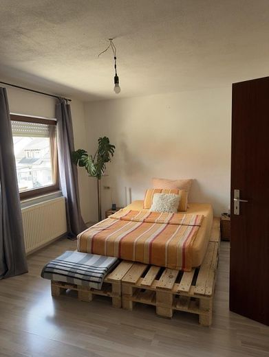 Naturnahes Reihenmittelhaus in verkehrsberuhigter Straße - PROVISIONSFREI - VHB – Zimmer 3, OG