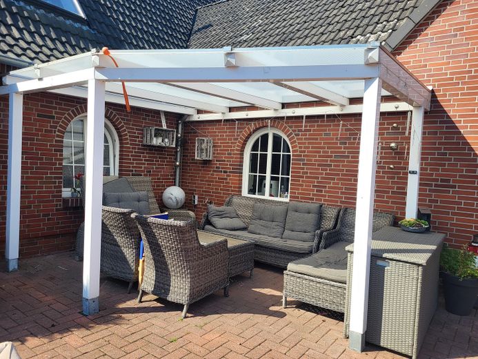 Exclusive detached house near Norddeich with pool, sauna, horse keeping – Terrasse 1